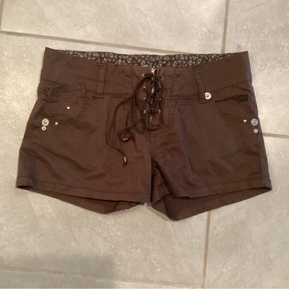 Brown Cargo Shorts with Relaxed Fit and Drawstring Waist